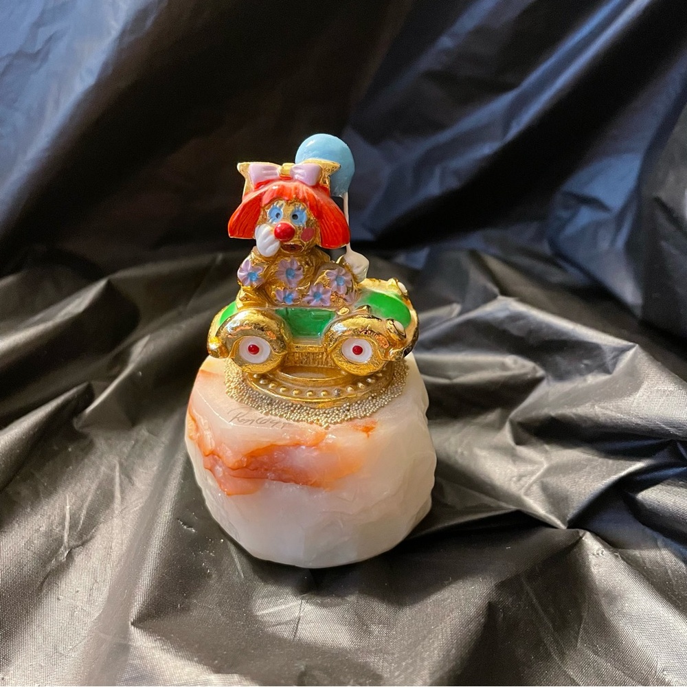 Ron Lee signed clown car sculpture 1994. Rare clown in car.